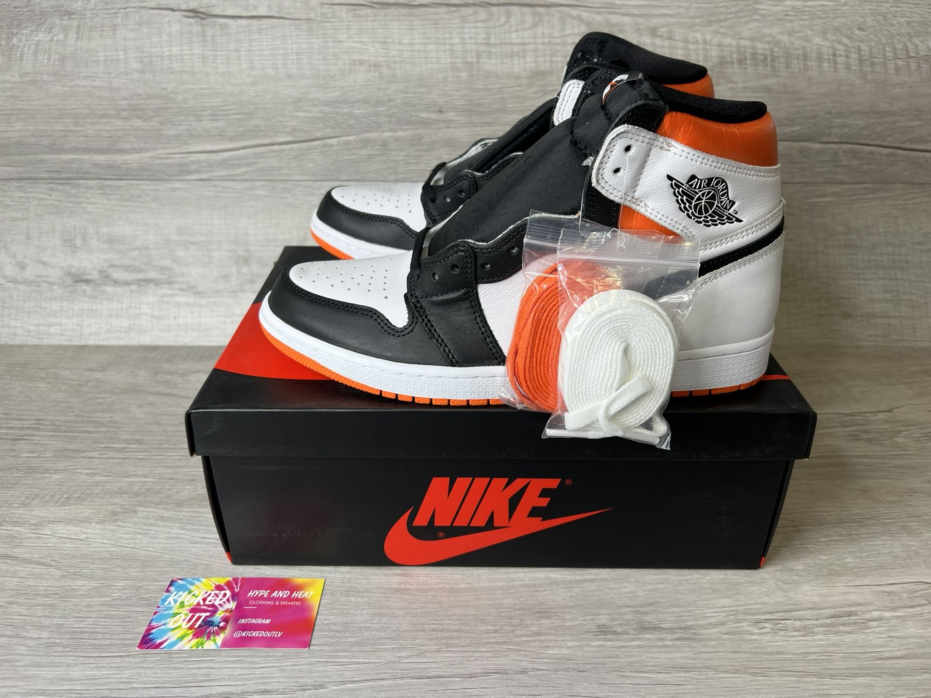 NEW* Nike Air Jordan 1 “Electro Orange” Size 9.5 Men display picture 1