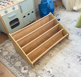 Kids bookshelf