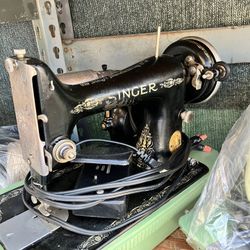 Antique Singer Sewing machine 