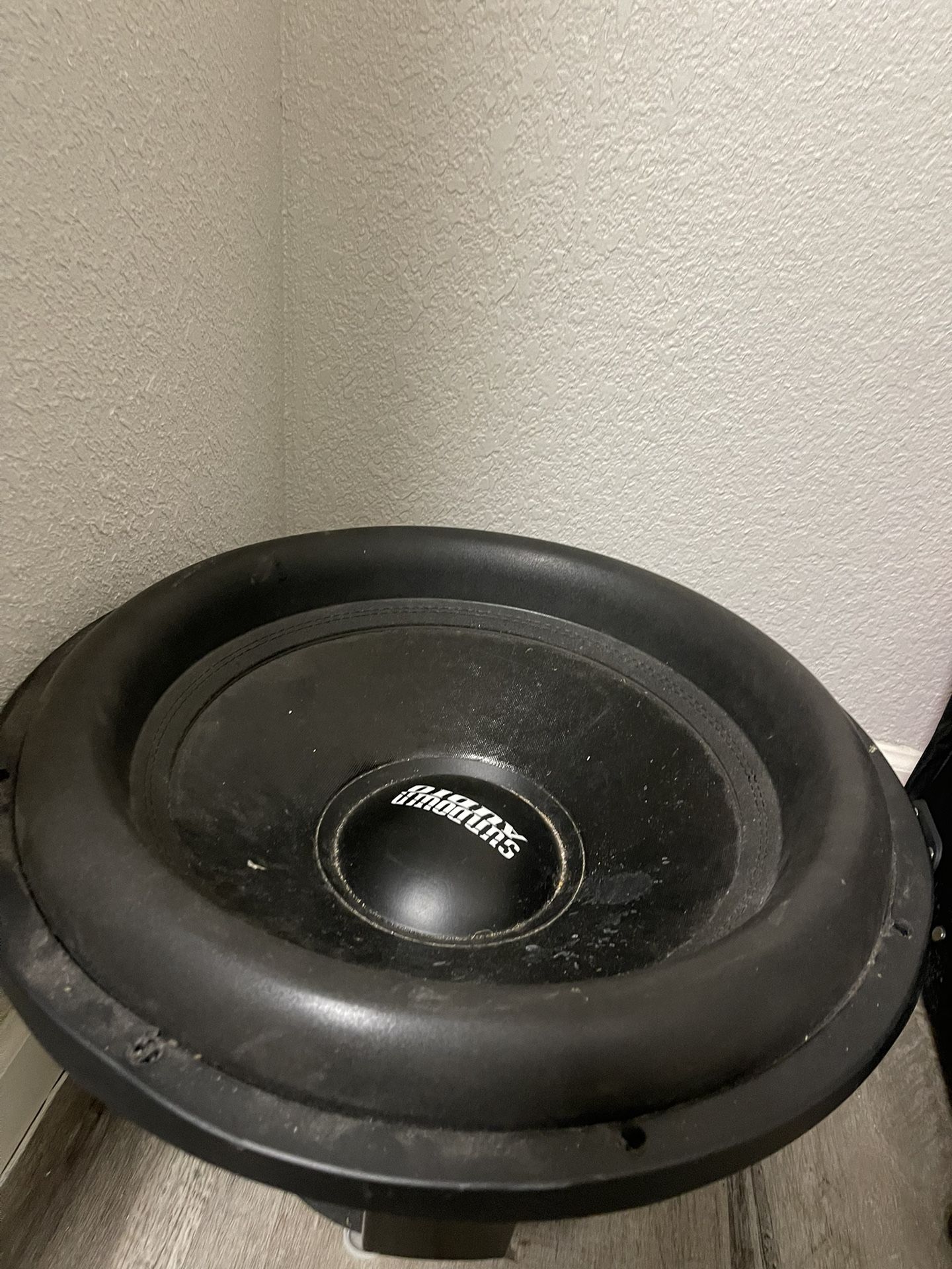 Sundown X18 1500w Rms