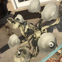 Ceiling light fixtures