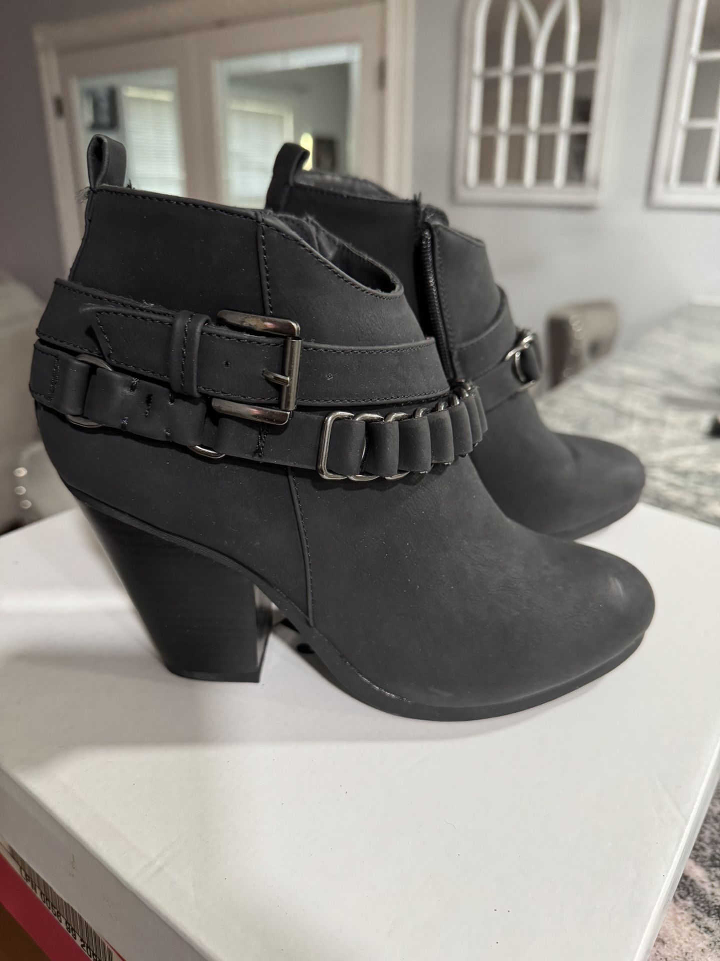 Women’s Boots Size 9