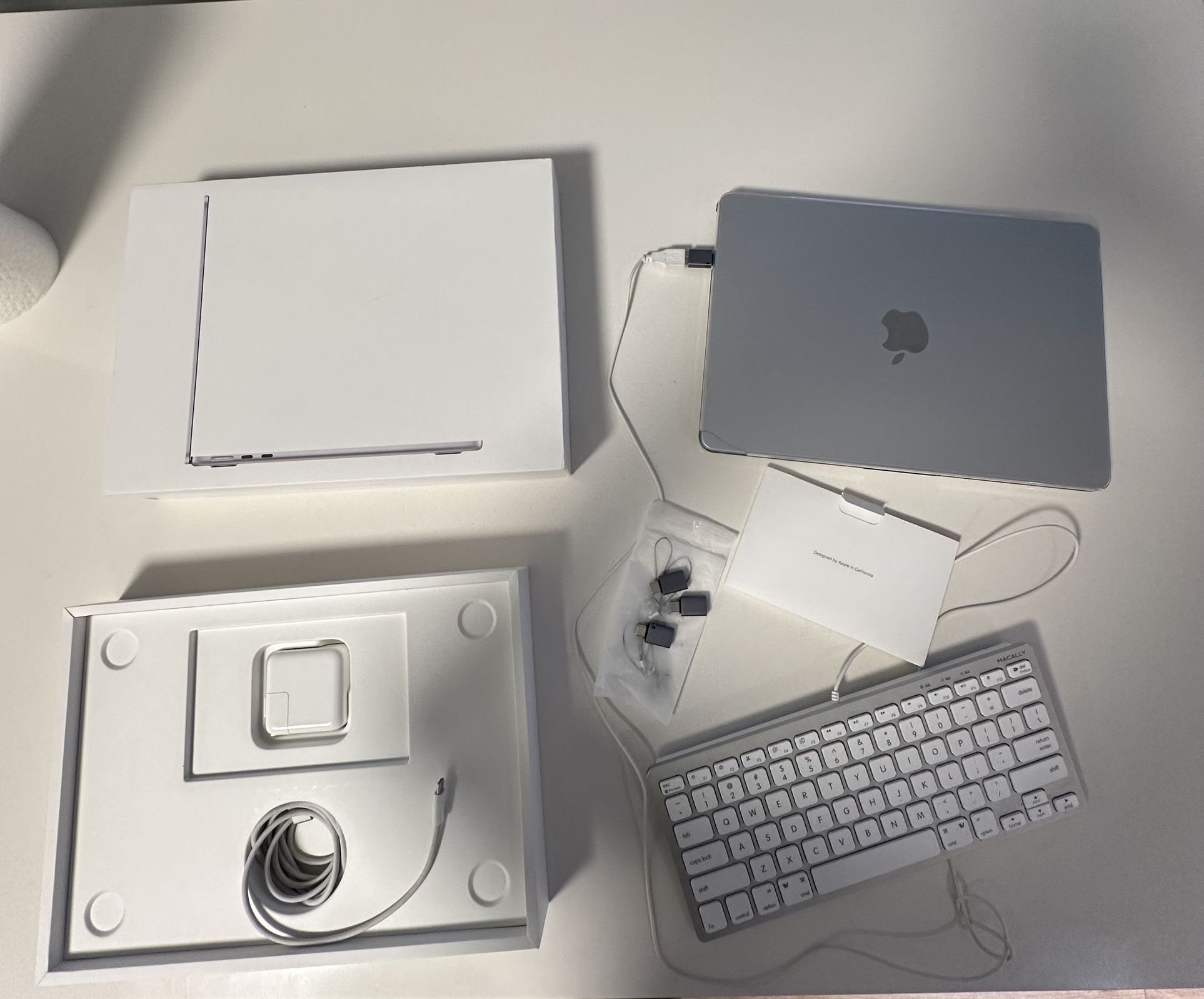 Macbook air M2 (2022)- 256GB/8GB