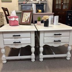 matching end tables solid wood  📍 pick up chardon or can deliver