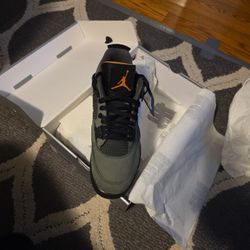 Air Jordan 4 Undefeated 