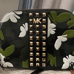 Purses Price Vary  All For $250  Sold Separately Too 