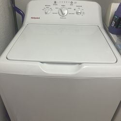 Like New Hotpoint Washer Machine ((2 Months Old) Moving Sale 