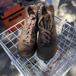 Women’s Vasque Leather Goretex Hiking Boots