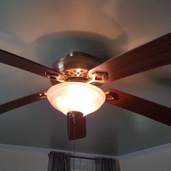 52 inch Harbor Breeze ceiling fan and lights