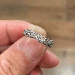 14K White Gold Diamond Filigree Ladies’ Ring