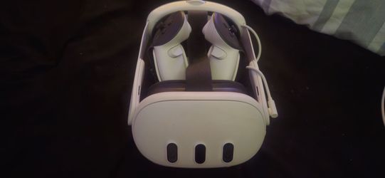 Oculus quest 3 with over 30 games