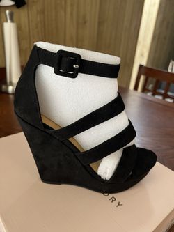 Chinese Laundry Wedges