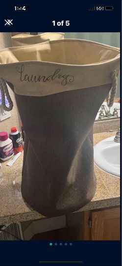 Good Condition Laundry 🧺 Hamper Basket Great Deal 