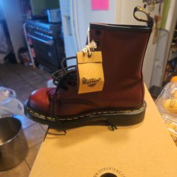 Dr. Martens 