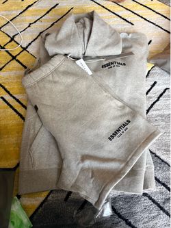 ESSENTIALS  SHORT SETS