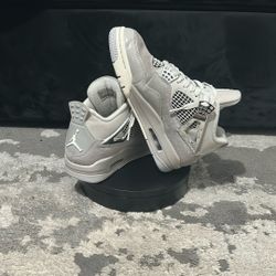 Frozen Moments Jordan 4 Retros 