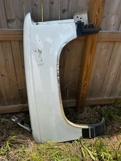 Passenger side fender / Chevy / gmc / 88-99