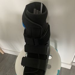 Orthopedic boot and crushed