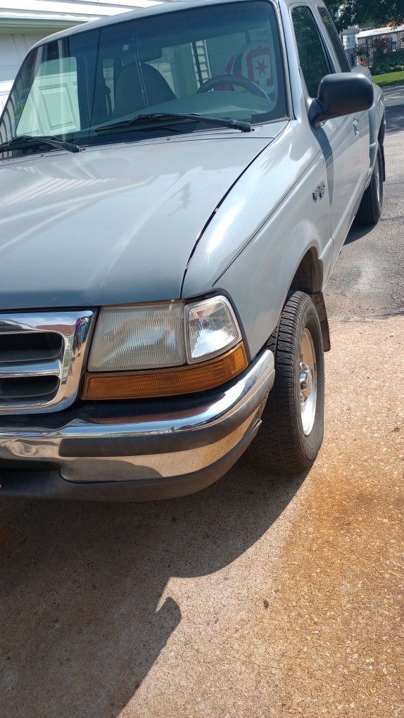 Ford Ranger Gray 