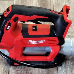 Milwaukee 2646-20 18V Lithium-Ion Cordless Grease Gun 2-Speed (Tool-Only)
