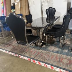 New 6-chair dining set