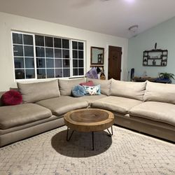 Free Kreiss Couch - Large Sectional 