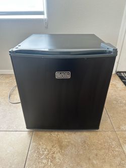 BLACK+DECKER Compact Refrigerator