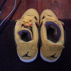 Jordan 4  Size 8