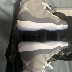 Jordan 11 Size 4y  Cool Grey High Top