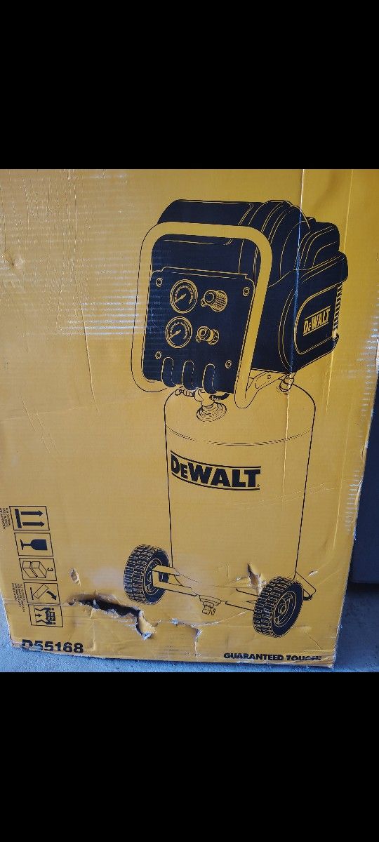 NEW DeWalt 15 Gallon Portable Electric Air Compressor 1.6 HP Electric Engine 225 PSI