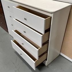8 drawer  white with rails