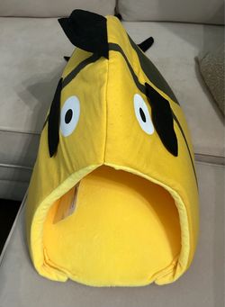 Yellow fish pet Bed