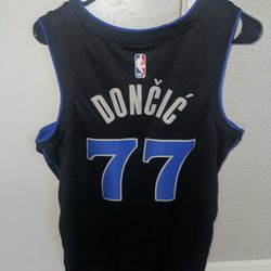 Nike Luka Dončić Jersey