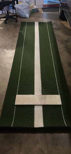 Softball pitching mat