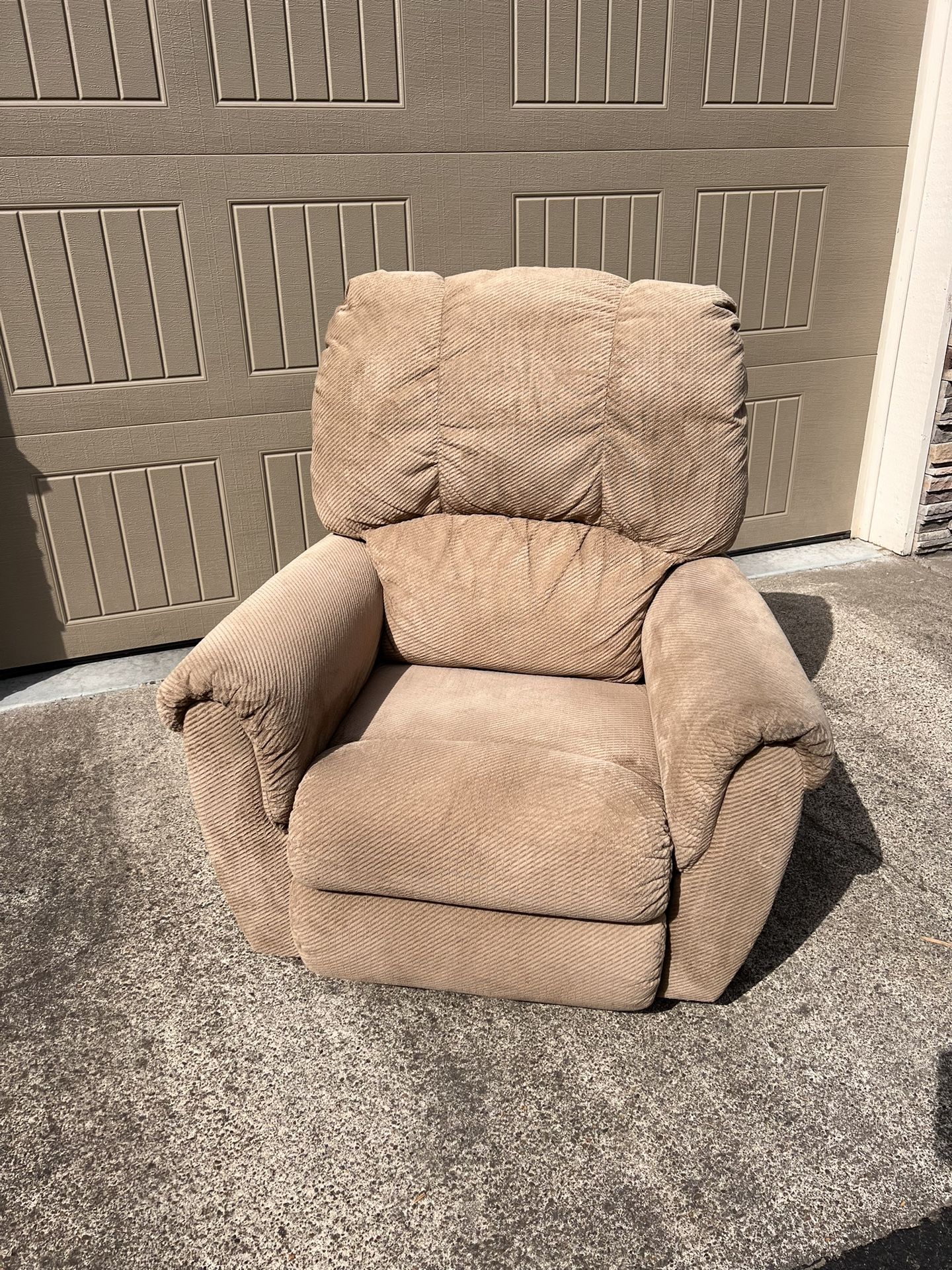 La-Z-Boy Reclina Rocker Tan Fabric Recliner Comfortable Chair 