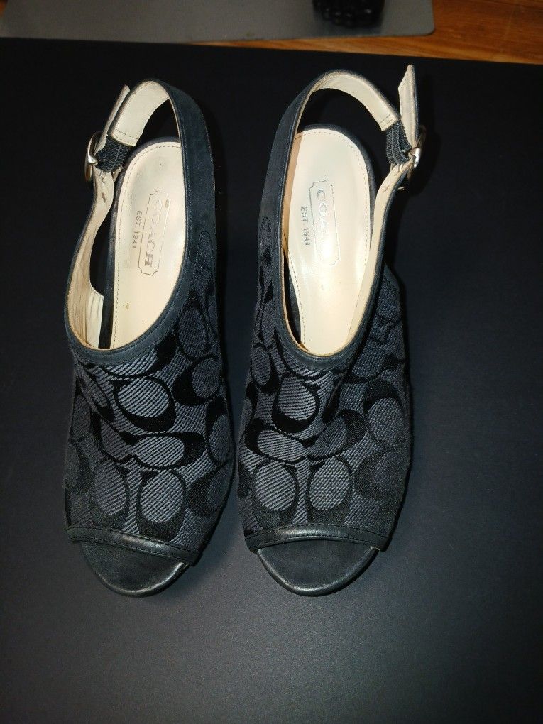 Ladies Coach Shoes Size 5.5