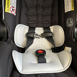 Infant Graco Snugride 35 Car Seat 