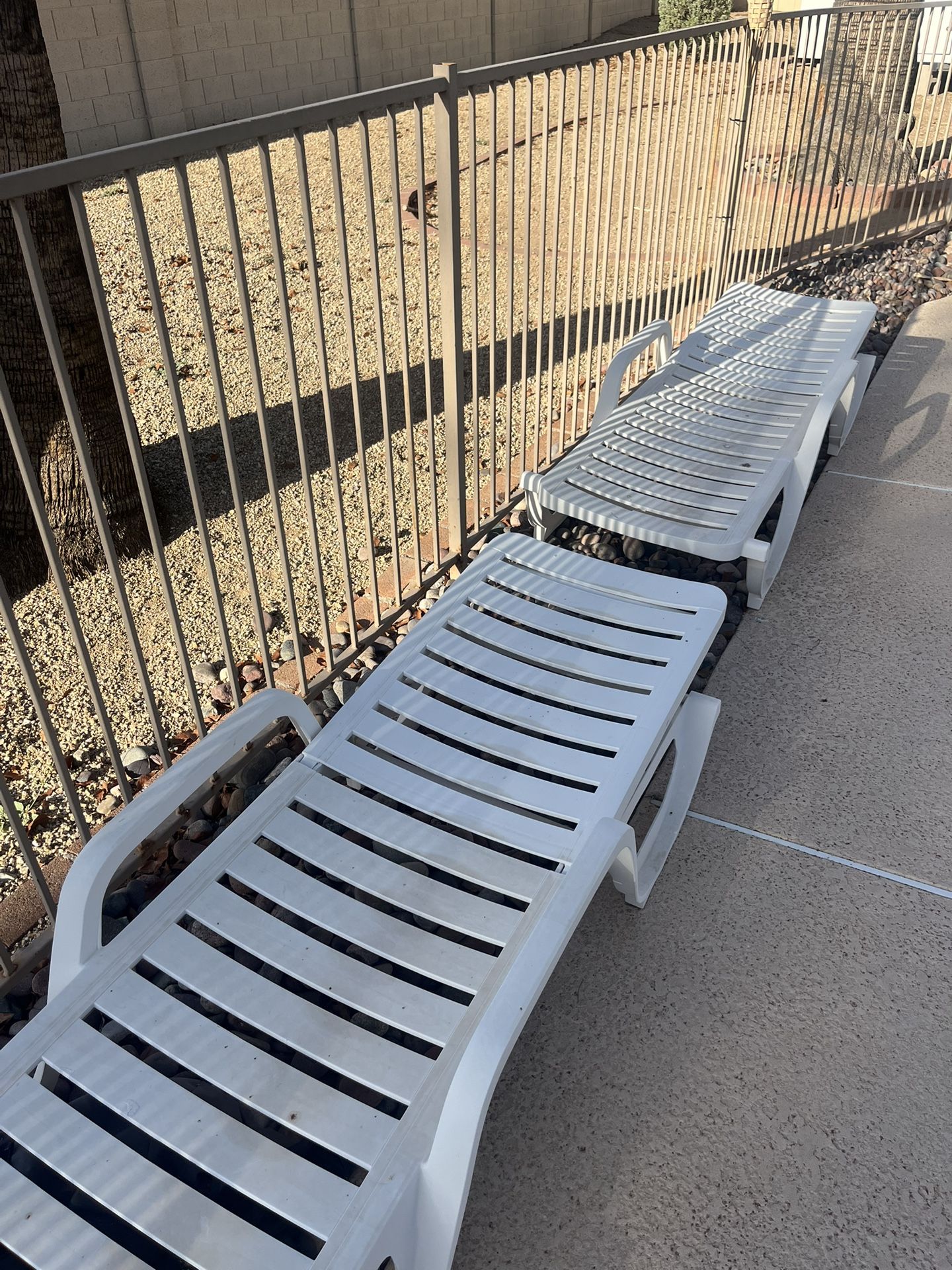 Sun Tanning Chairs
