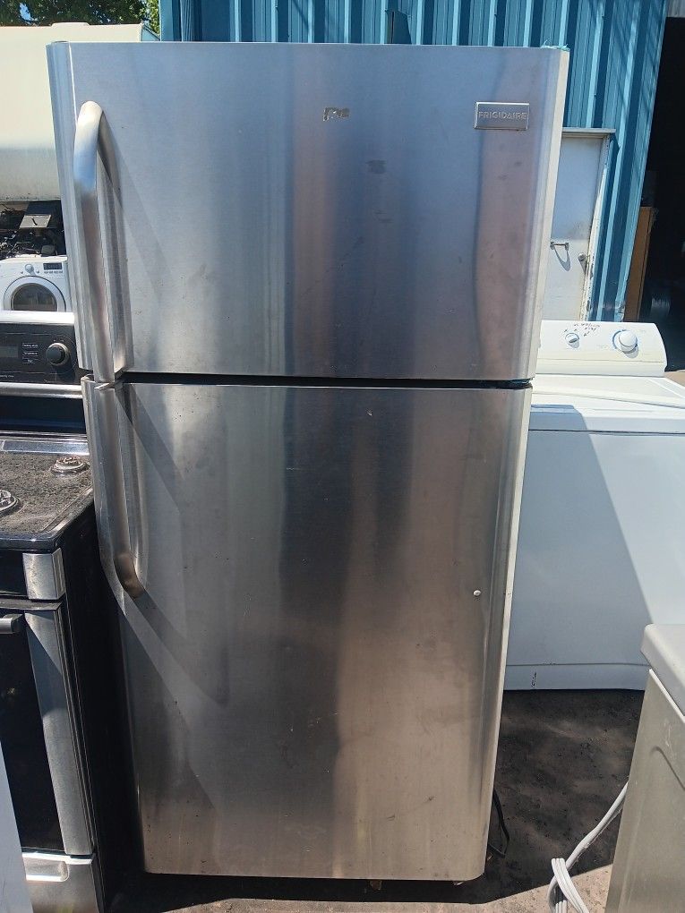 Whirlpool Refrigerator de 33"