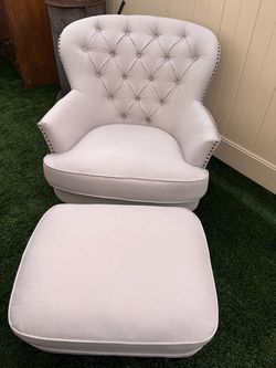 Tufted Accent Chair with Ottoman