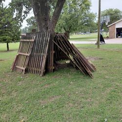  6 Foot  Tall Fence In Sectiin 