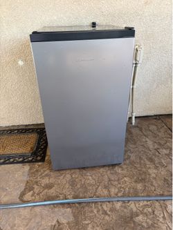 Mini refrigerator. 4.4 CF. Hisense brand