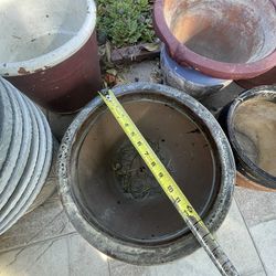 Clay/Terracotta pots/planters Medium To Large
