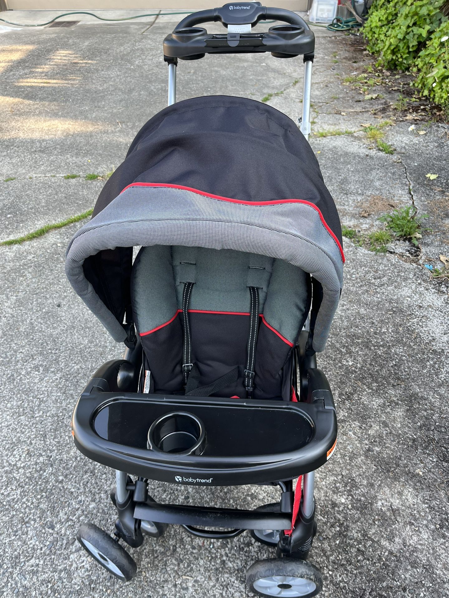 Babytrend double stroller Sit & Stand (in Des Moines)