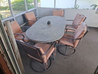 Outdoor 6 seated faux stone table w/ umbrella