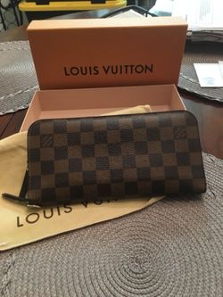 Loui Vuitton insolite wallet
