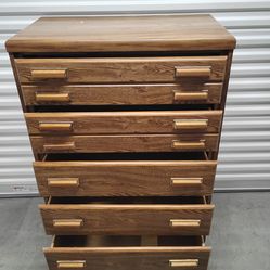Dresser, Free Delivery👍