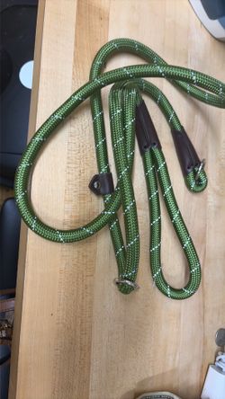 Dog leashes