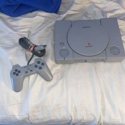PlayStation 1 With Controller