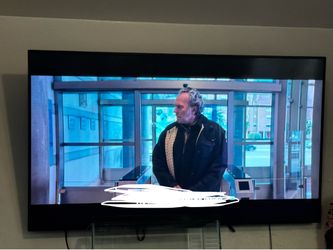 VIZIO SMART TV 70 in